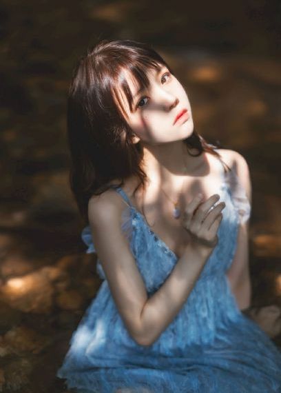 女生吃小头头视频